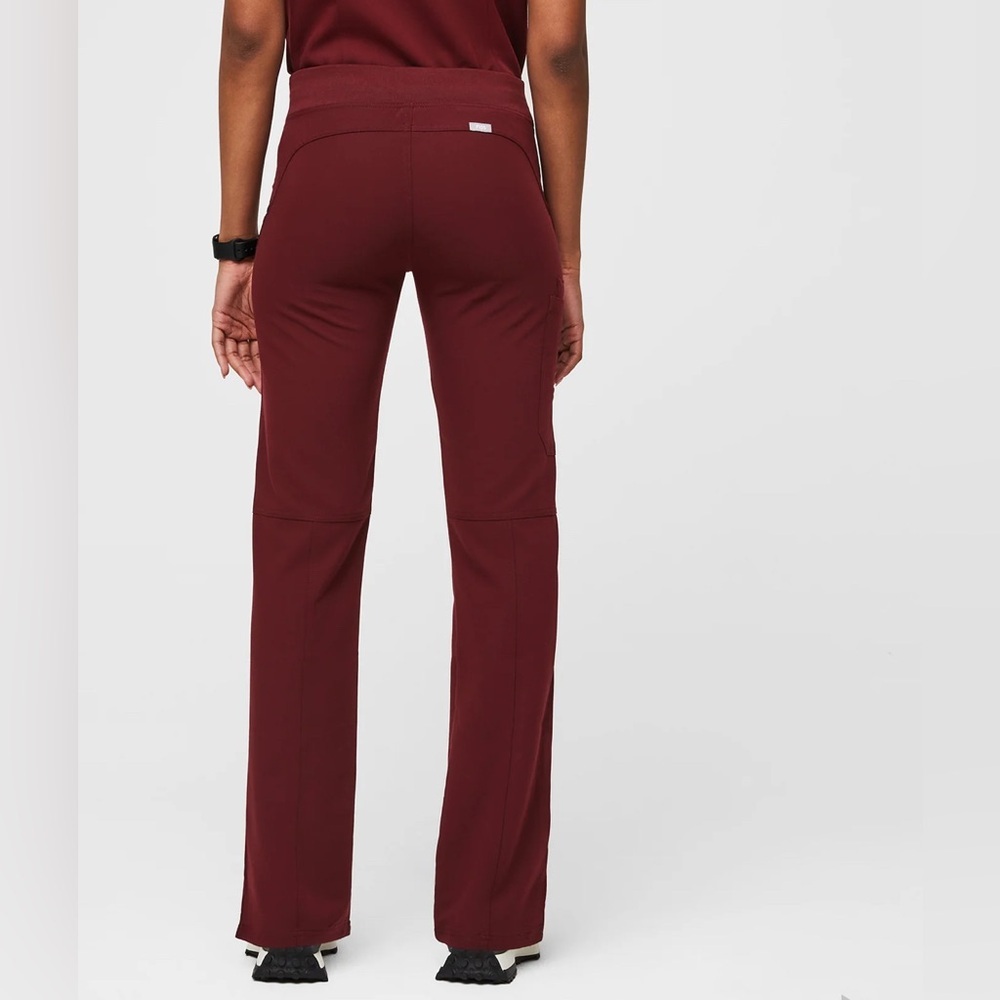 FIGS Technical Collection Kade Cargo Scrub Pants‎ Burgundy sz XL - Picture 2 of 10